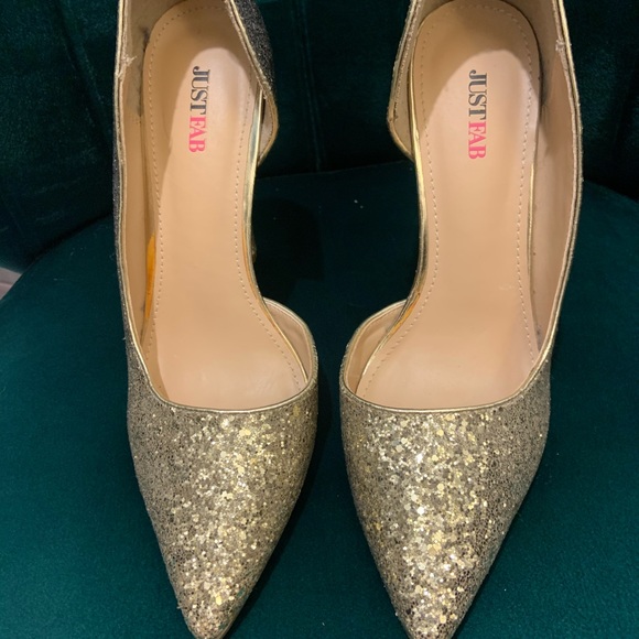 Shoes - Picture 2 of 5